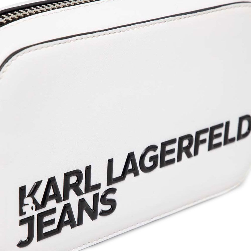 Karl Lagerfeld Branded Hang-Tags – Fixtures Close Up