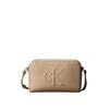 Γυναικεία Χιαστί Τσάντα Calvin Klein Sculpted Ew Camera Bag20 Crockery LV04K3036G-PBF