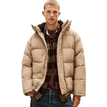 Ανδρικό Μπουφάν Tommy Jeans Hooded Down Puffer Coastal Taupe DM0DM22255-AFE Ανδρικό Μπουφάν Tommy Jeans Hooded Down Puffer Coastal Taupe DM0DM22255-AFE