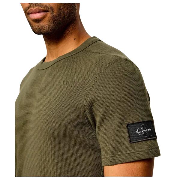 Ανδρικό T-Shirt Calvin Klein Ss Waffle Badge Crewnk Tee Olive Night LV04RJ208G-LI1
